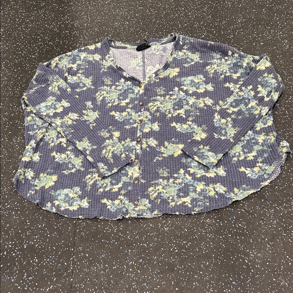 Urban Outfitters Out from Under Floral waffle fabric Button Down Shirt - Large
